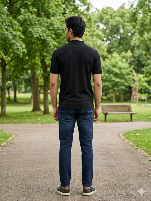 Men's Black Vertical Knit Mock-Neck Zip T-Shirt